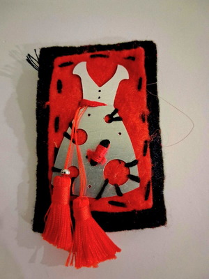 Handmade felt brooch like new, black and red