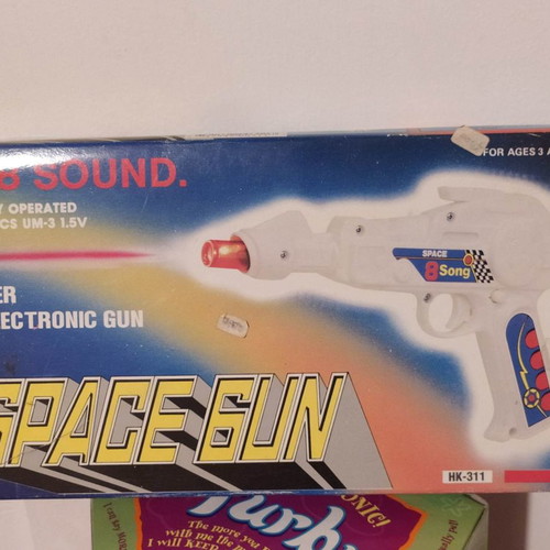 Space electronic gun old functional with nice sounds