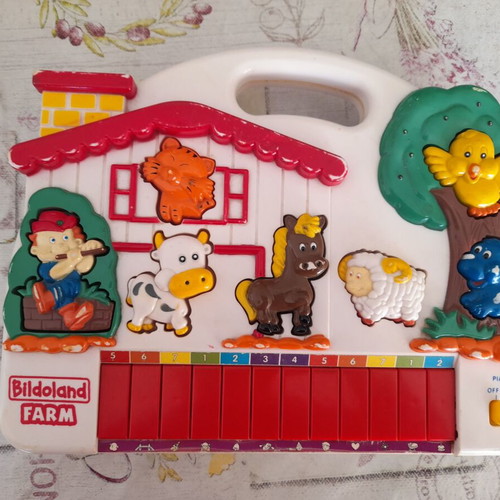 Set of 3 educational toys like new with farm and musical piano