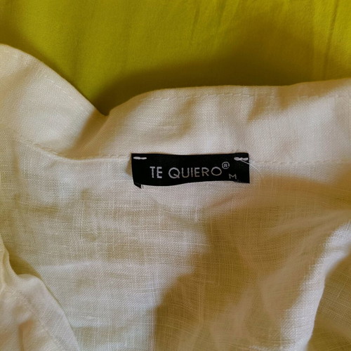 Linen tunic shirt like new, white with side slit size M