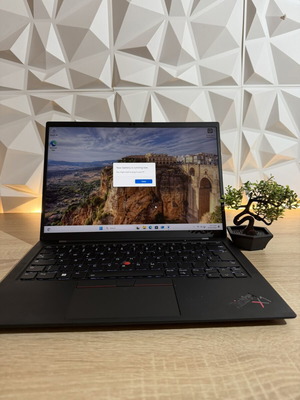 Lenovo ThinkPad X1 Carbon Gen 9 laptop used, Intel Core i5, 8GB RAM, 256GB SSD
