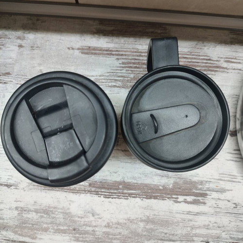 Set of 2 used cups, plastic and thermos, Jumbo brand