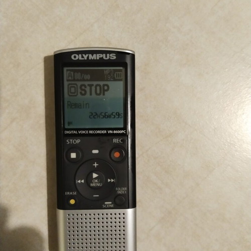 Voice recorder like new with USB cable and battery operation