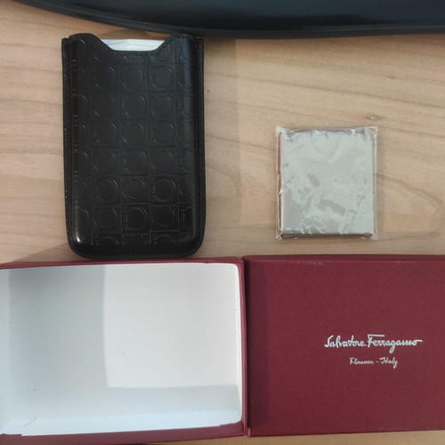 Vintage Salvatore Ferragamo phone case like new, black leather