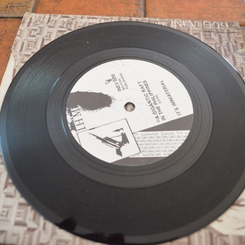 It's Immaterial ‎– A Gigantic Raft In The Philippines 7'' Single used, rock