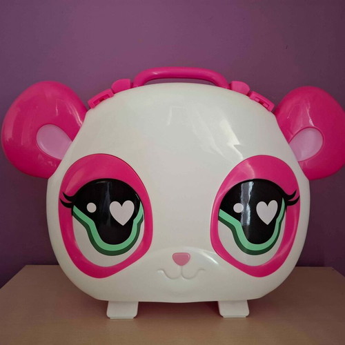 Littlest Pet Shop G7 Wave 4 carrying case with pets and accessories