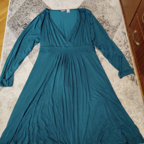 Women's dress size 9XL, like new