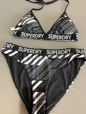 Μπικίνι Superdry σαν καινούργιο, μαύρο και άσπρο, τοπ νούμερο 36, σλιπ νούμερο 38