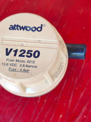 Attwood V1250 bilge pump used, model 4212, fully functional
