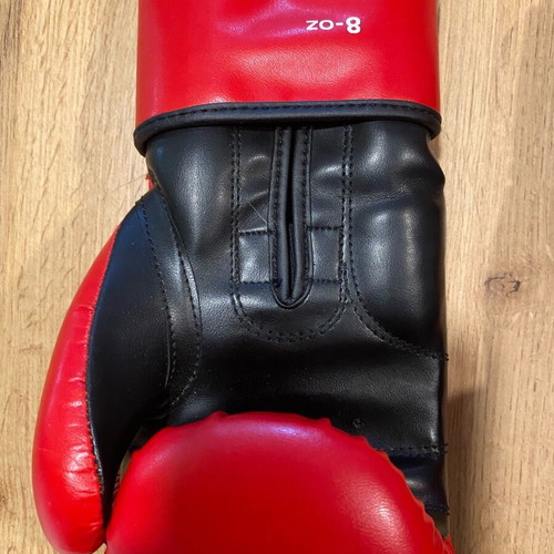 Boxing gloves like new, size 8