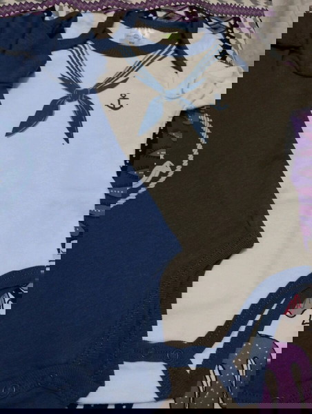 βρεφικά κορμάκια 2 μαζί για 6 μηνών βρέφη ,βαμβακερά