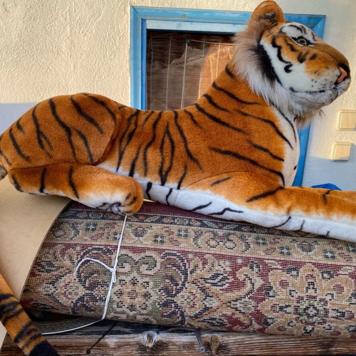 Large plush decorative tiger like new