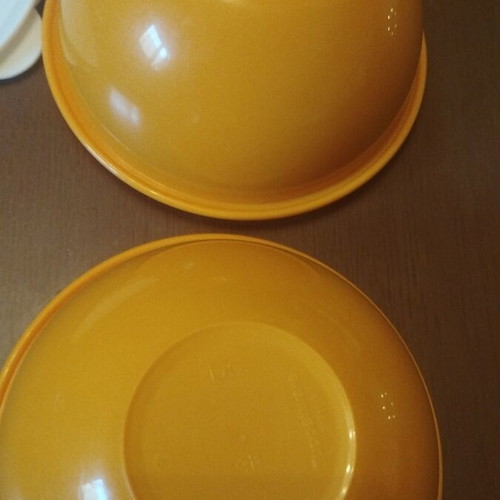 Tupperware plastic orange bowls, 1.4 liters, set of 2
