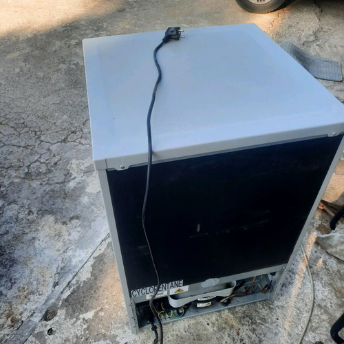 Eskimo refrigerator used, likely needs motor