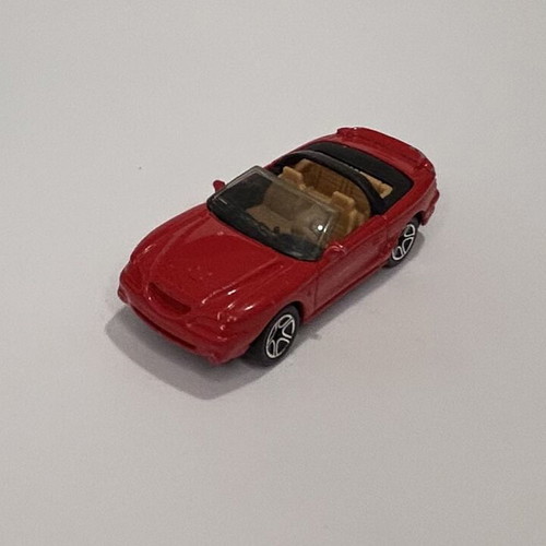 Matchbox 1995 Ford Mustang Cobra παιχνίδι κάμπριο σε κόκκινο