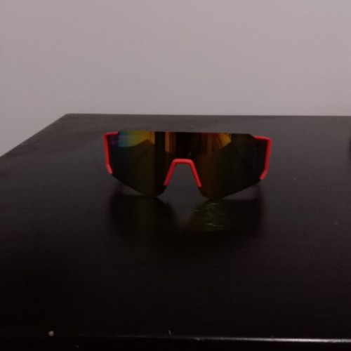 Set of 8 sunglasses, black and white