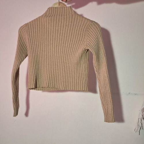 Beige knitted crop blouse like new with high neck