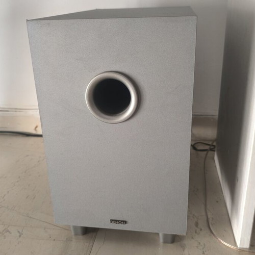 Denon AVR 1306 amplifier with subwoofer and five speakers