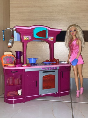 Barbie Glam Kitchen used collectible set with doll