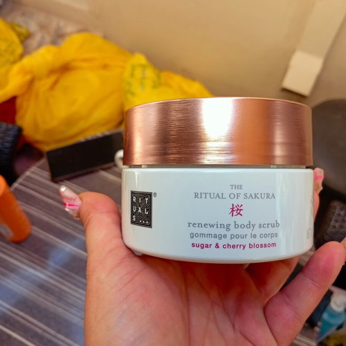Rituals of Sakura Body Scrub new, sugar and cherry blossom 250 gr