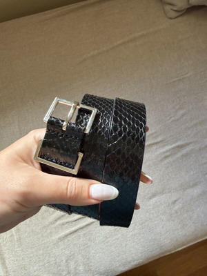 Dsquared2 leather belt like new, size 90, black