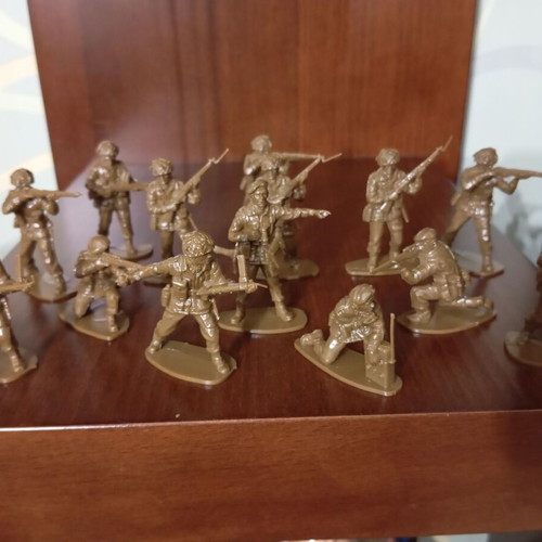 British Paratrooper Toy Soldiers 1:32 Scale used, sold together
