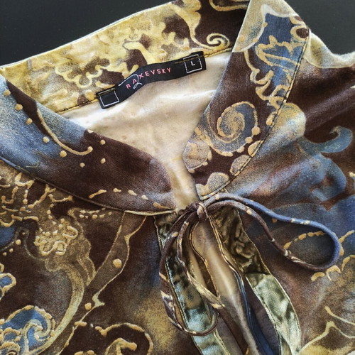 Vintage Y2K Asian Style Fairycore Top with Keyhole Cutout and Floral Print used, size M