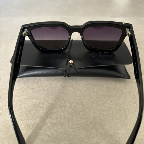 Dilós Eyewear Unisex Sunglasses Like New, Black Square Frame