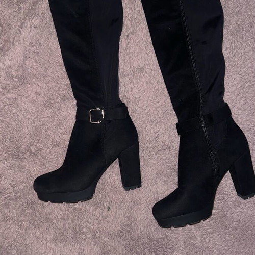 Black boots like new, size 40, knee-high