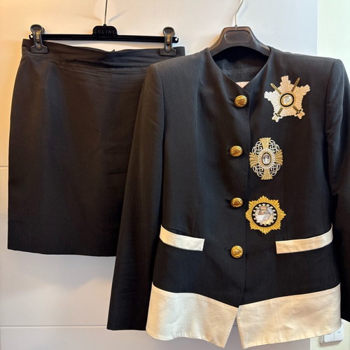 Byblos suit used with black silk skirt EU46