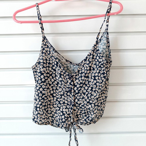 Badila Top with Floral Pattern like new, blue, one size