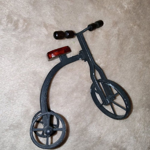 Miniature bicycle about 9cm tall like new
