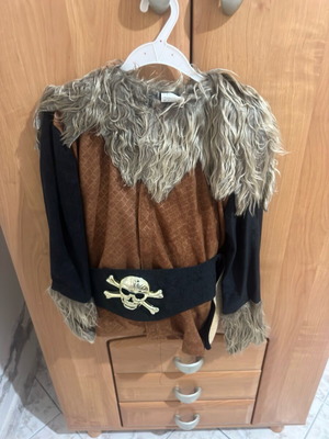 Viking carnival costume like new, size 9-11 with axe