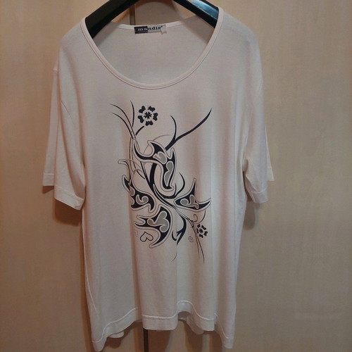 Mandis white blouse with sleeves size L like new