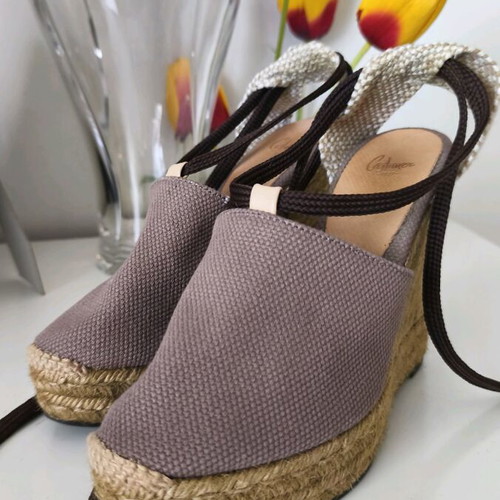 Castaner platforms used beige with brown laces size 37