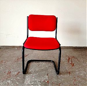 Καρέκλα κόκκινη με μεταλλικό σκελετό