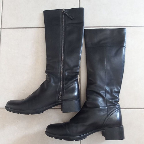 Prada woman boots black size 38.5 like new