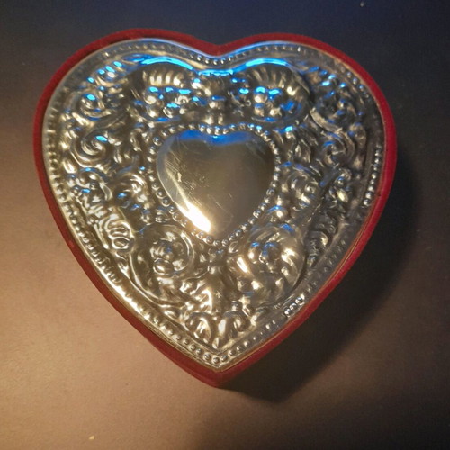 Jewelry box like new with velvet case and engraved silver lid
