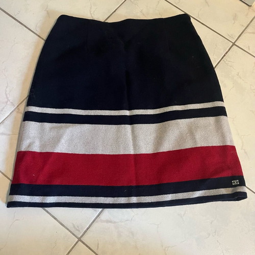 Tommy Hilfiger skirt new, size 34 (XS)