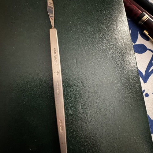 Vintage one-piece ophthalmic scalpel Grieshaber