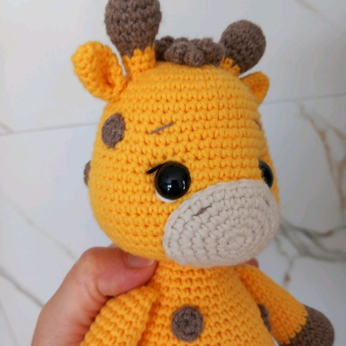 Handmade Giraffe Baby Toy new, safe cotton yarn