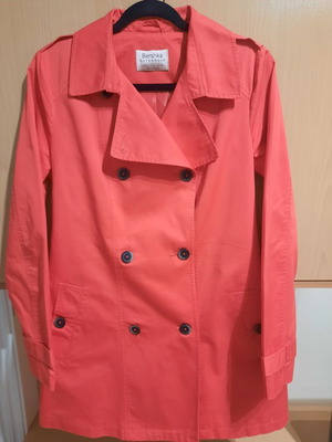 Bershka trench coat red like new with belt