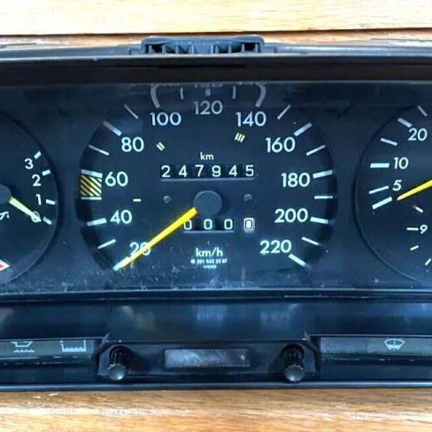Mercedes 190 W201 instrument cluster used, minor defect
