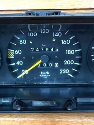 Mercedes 190 W201 instrument cluster used, minor defect