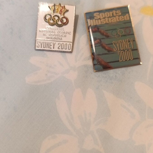 Sydney 2000 Olympic Pins set like new, 2 pieces