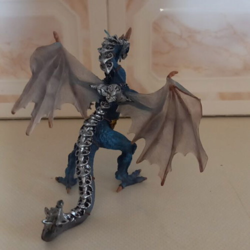 Plastoy 60243 Dragon Action Figure like new with Armor