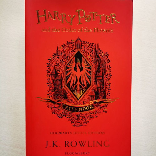 Harry Potter Gryffindor House Edition paperback set like new