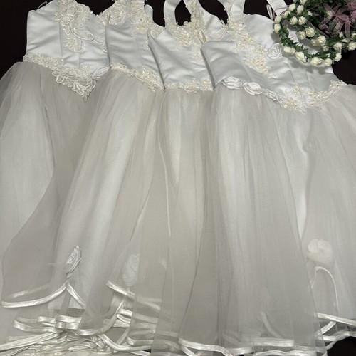 Flower girl dresses like new, set of four, white with hair ribbons