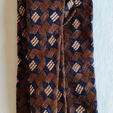 Prince Oliver Collection tie like new, 100% natural silk, brown and blue