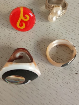 Impressive rings like new, set of 4 pieces